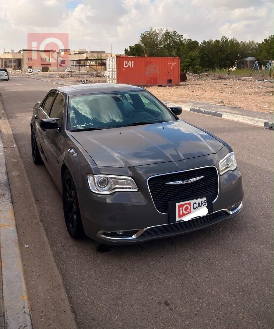 كرايسلر 300